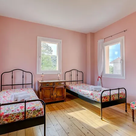 Tagini: Restored 1888 With Private Garden