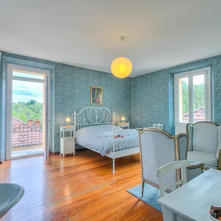 Tagini: Restored 1888 With Private Garden Vila