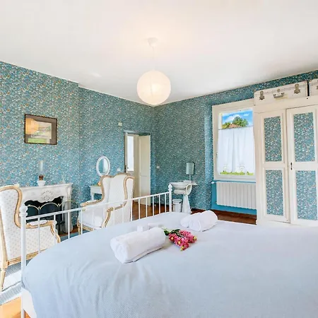 Tagini: Restored 1888 With Private Garden Vila